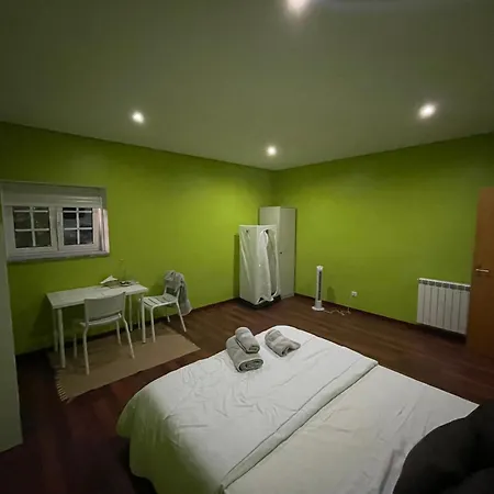 Casa Rua Do Capitao * Повуа-ди-Ланьозу